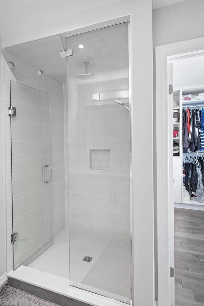 Bathroom renovation in Stouffville - view 2
