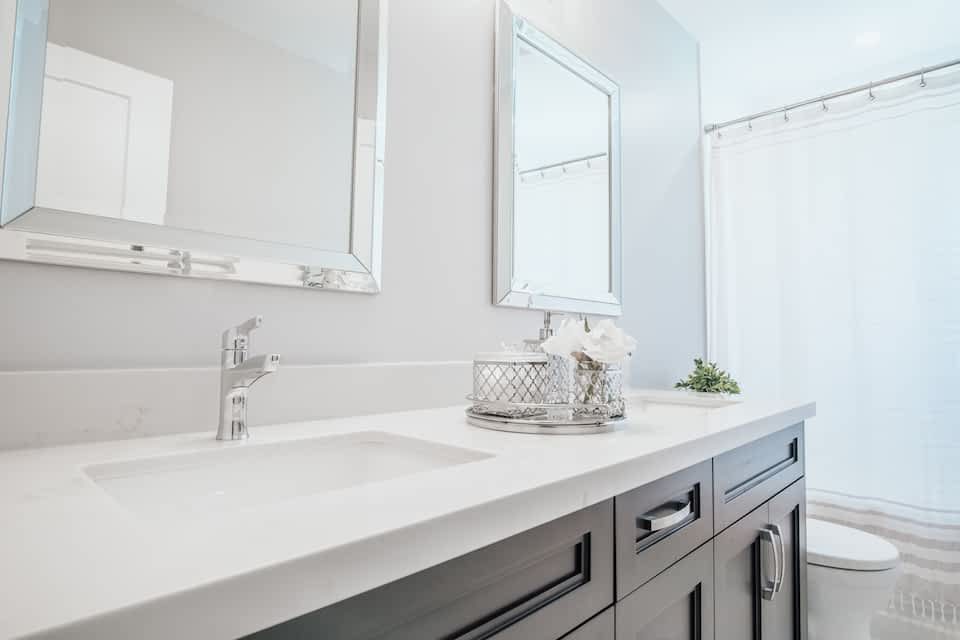 Bathroom renovation in Stouffville - view 1